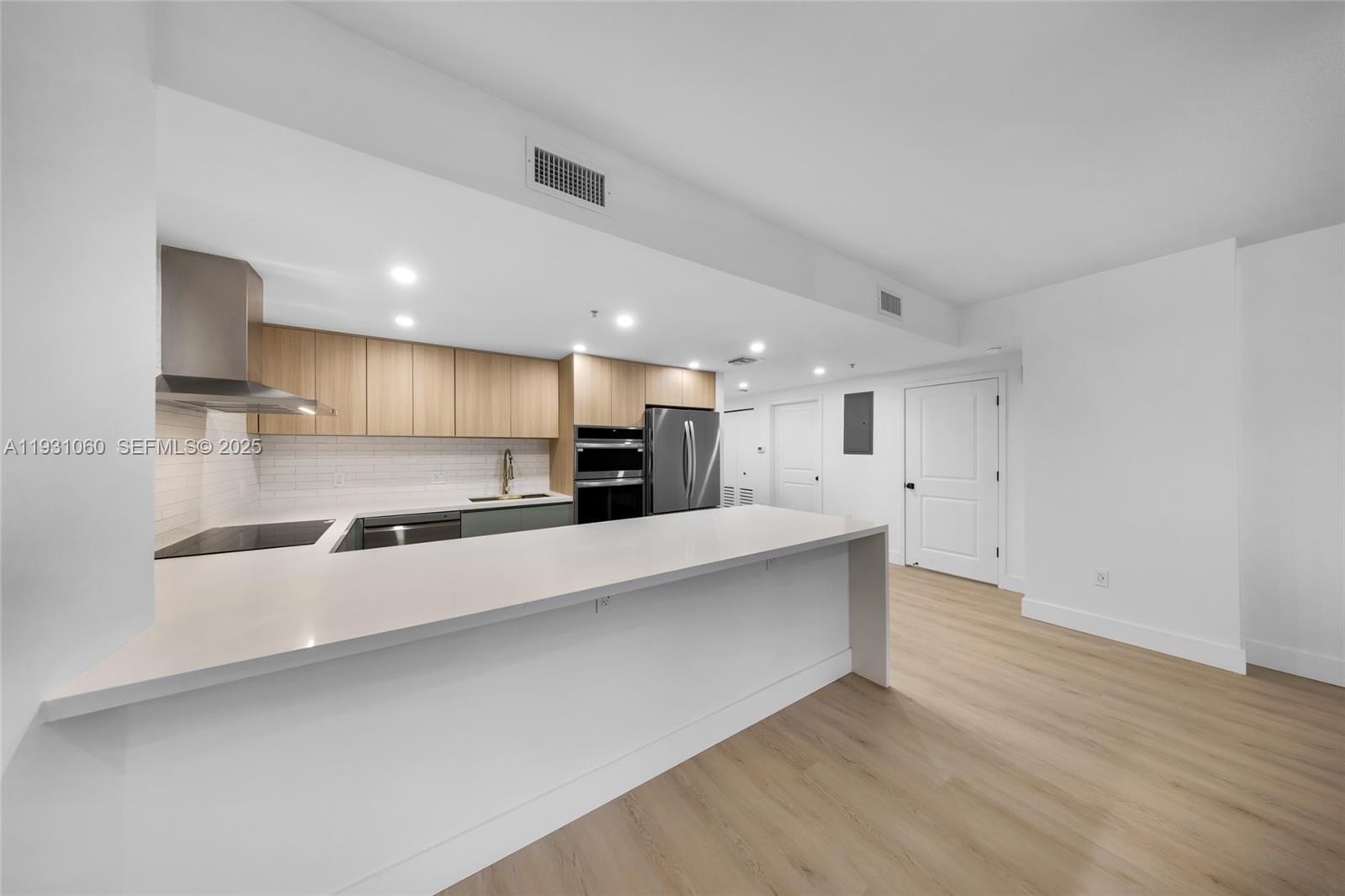 170 SE 14th St #2701, Miami FL 33131