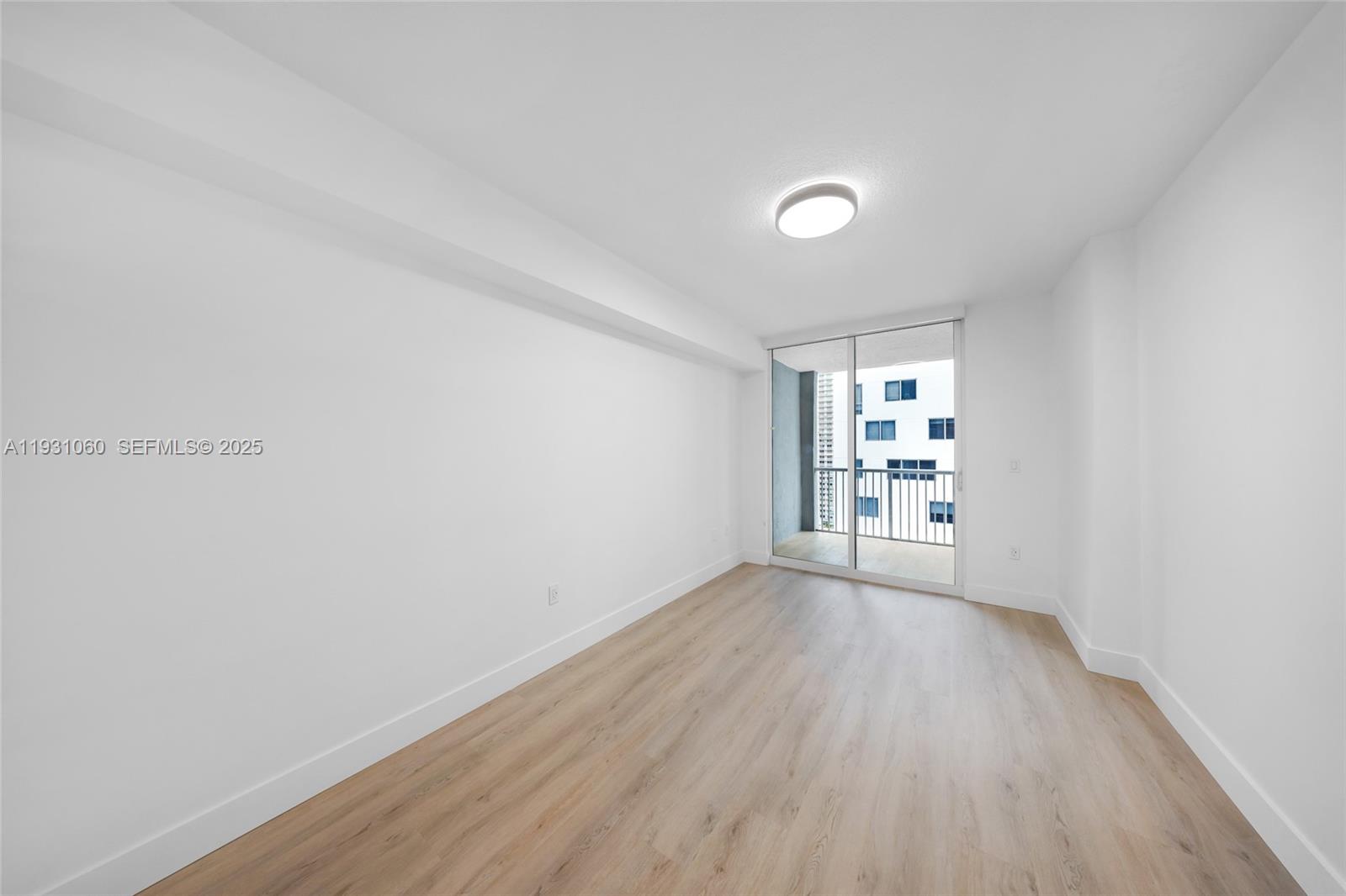 170 SE 14th St #2701, Miami FL 33131