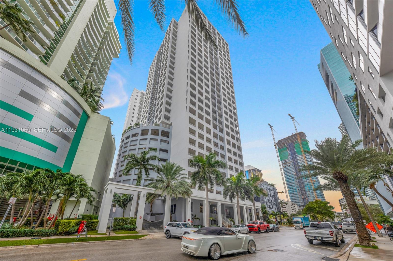 170 SE 14th St #2701, Miami FL 33131