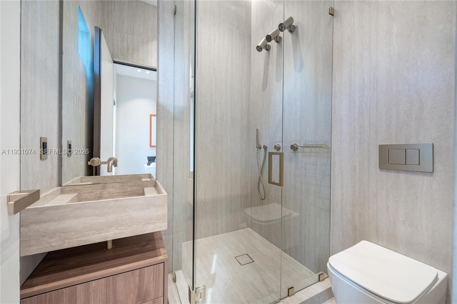 1045 W 47th Ct, Miami Beach FL 33140