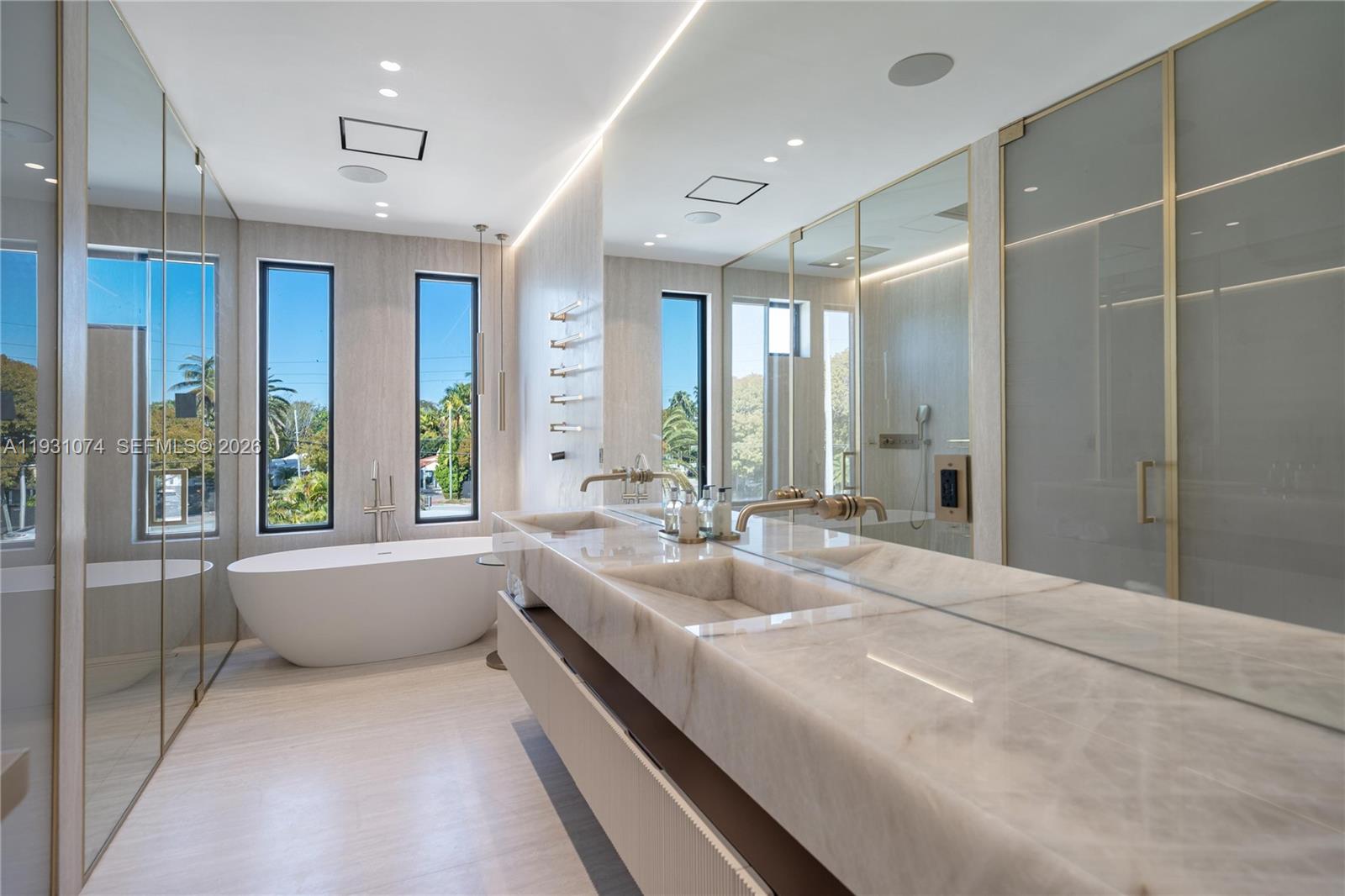 1045 W 47th Ct, Miami Beach FL 33140