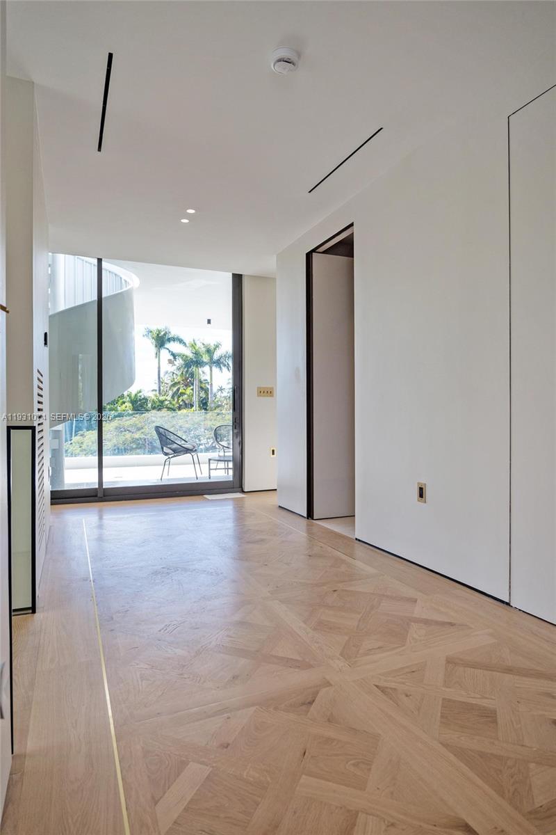 1045 W 47th Ct, Miami Beach FL 33140