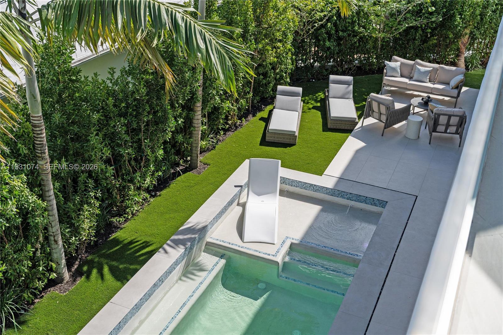 1045 W 47th Ct, Miami Beach FL 33140