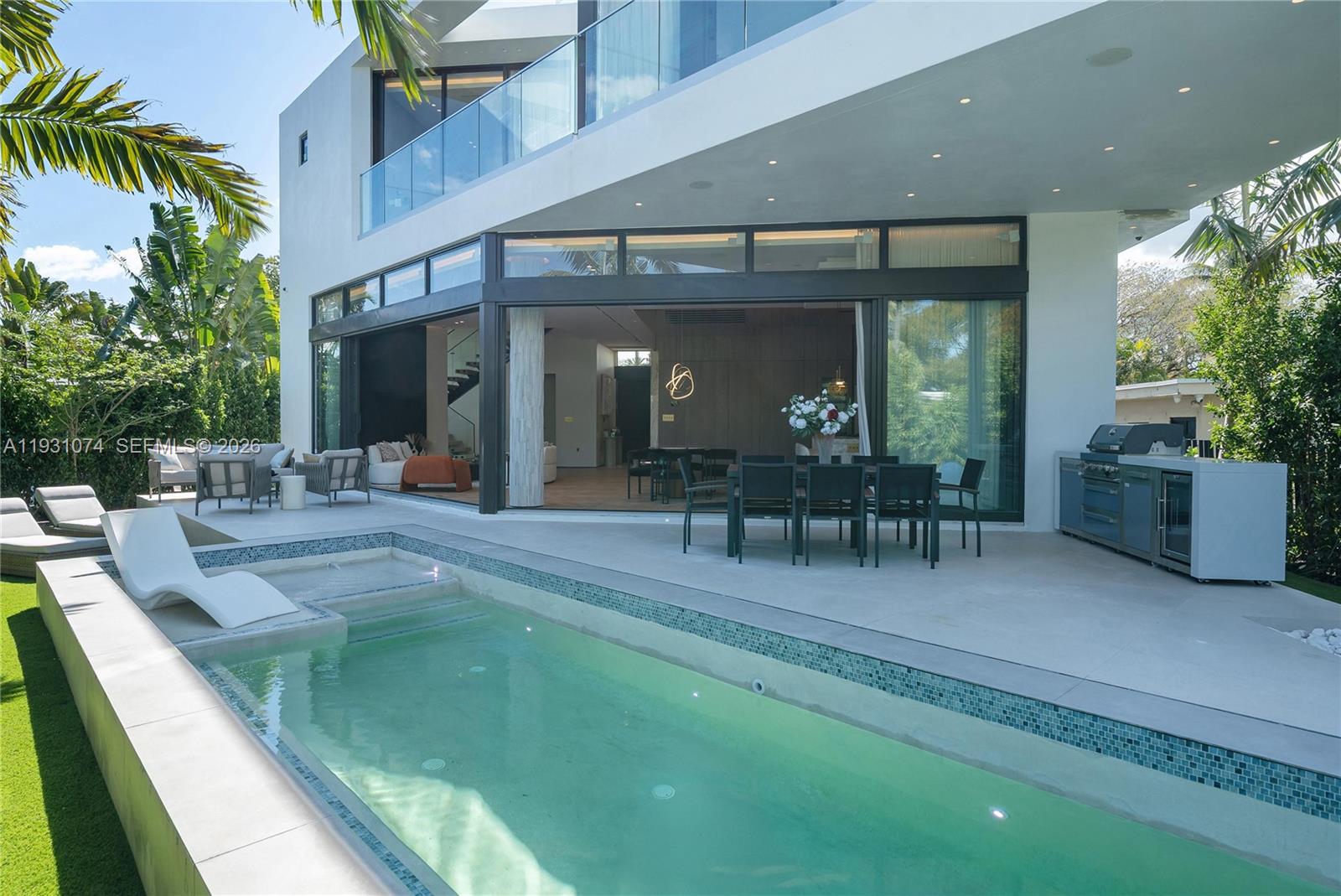 1045 W 47th Ct, Miami Beach FL 33140
