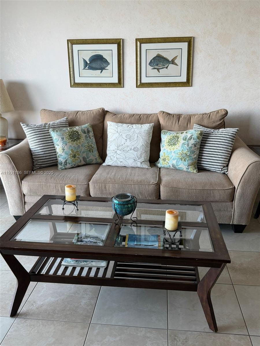 5151 Collins Ave #921, Miami Beach FL 33140