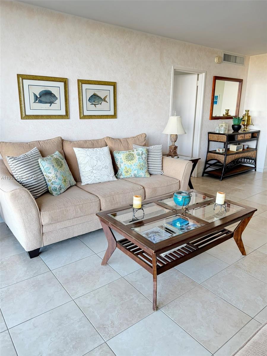 5151 Collins Ave #921, Miami Beach FL 33140