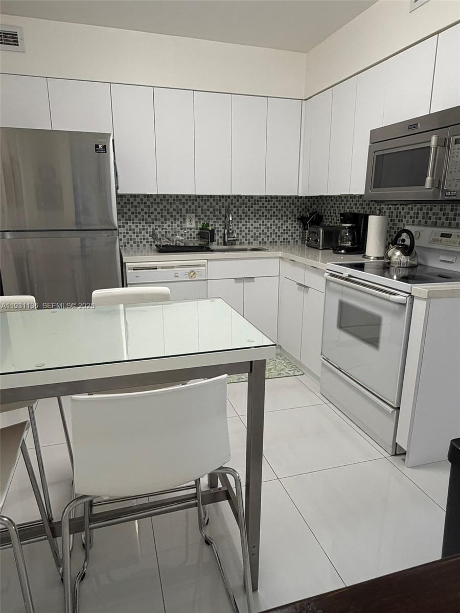 5151 Collins Ave #921, Miami Beach FL 33140