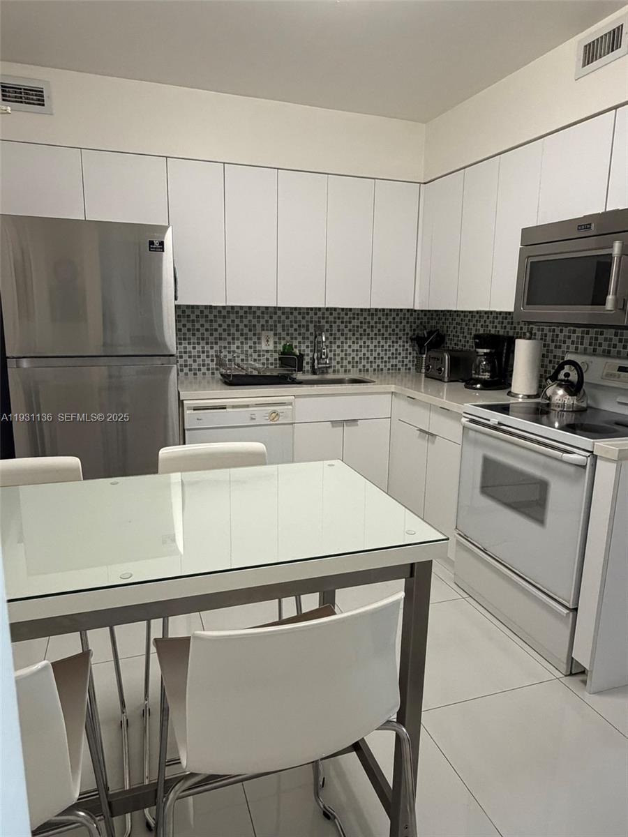 5151 Collins Ave #921, Miami Beach FL 33140