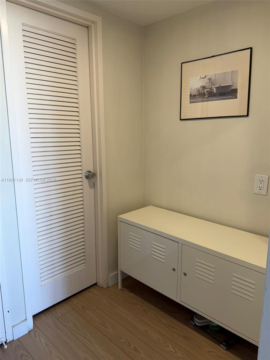 5151 Collins Ave #921, Miami Beach FL 33140