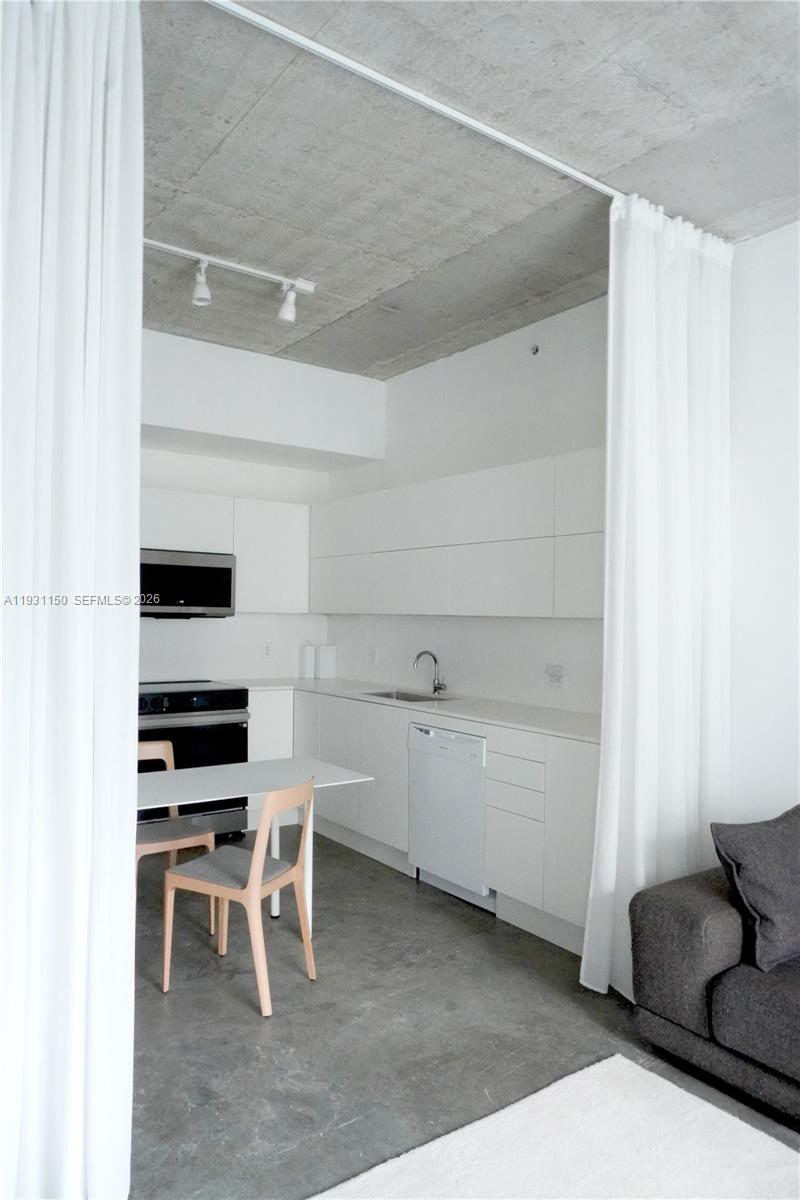 133 NE 2nd Ave #1608, Miami FL 33132