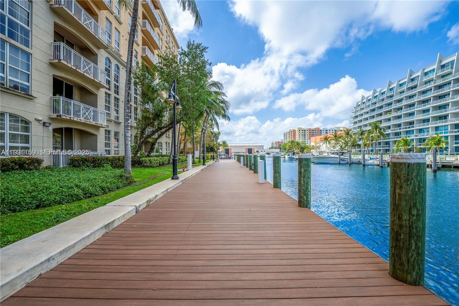 3001 NE 185th St #127, Aventura FL 33180