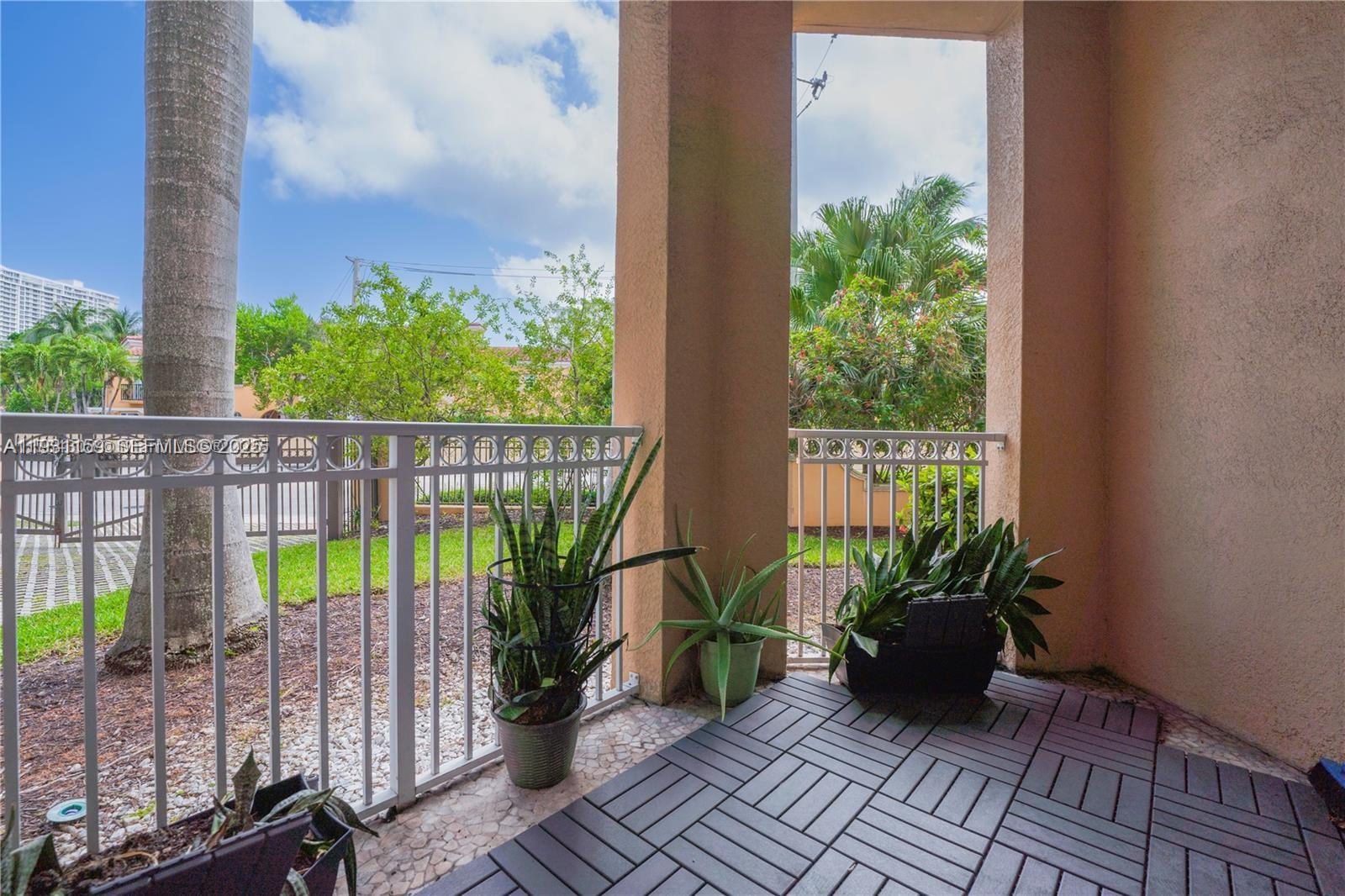 3001 NE 185th St #127, Aventura FL 33180