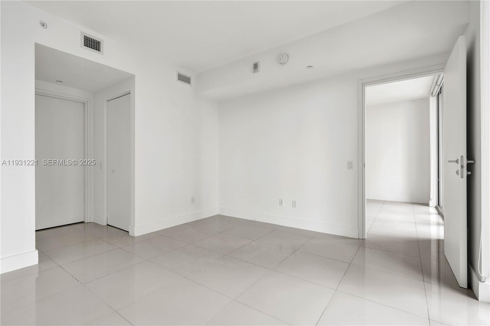 1300 Brickell Bay Dr #1704, Miami FL 33131
