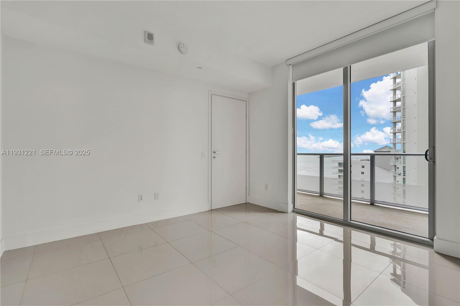1300 Brickell Bay Dr #1704, Miami FL 33131