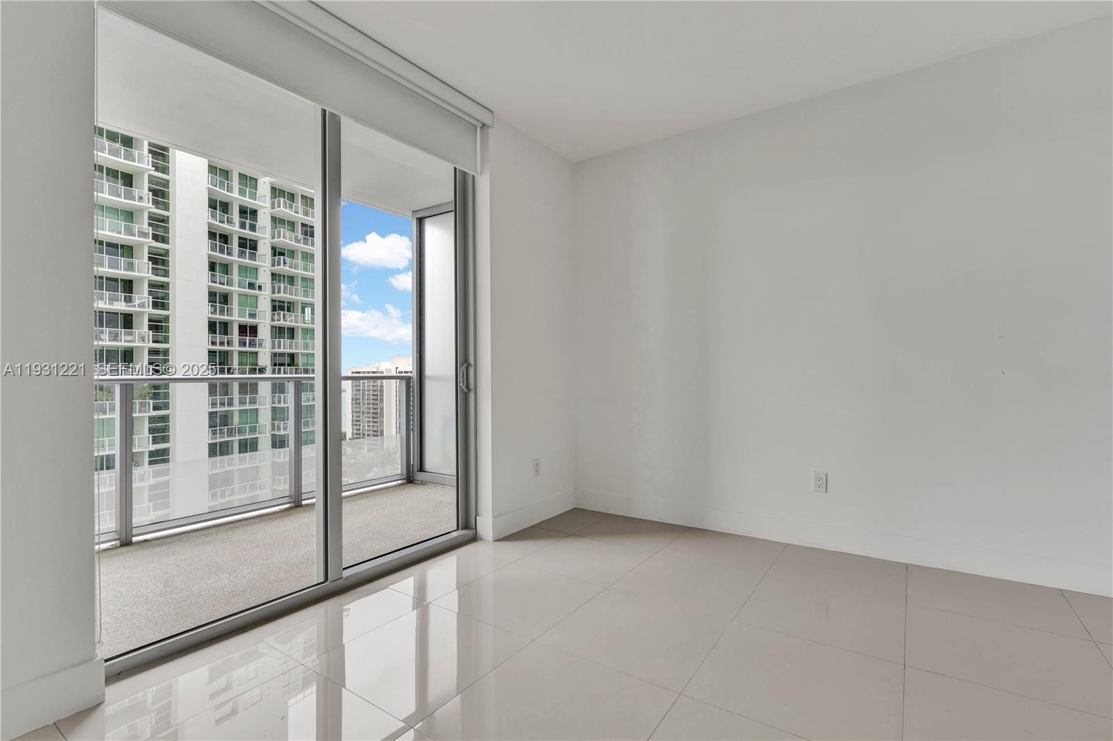 1300 Brickell Bay Dr #1704, Miami FL 33131