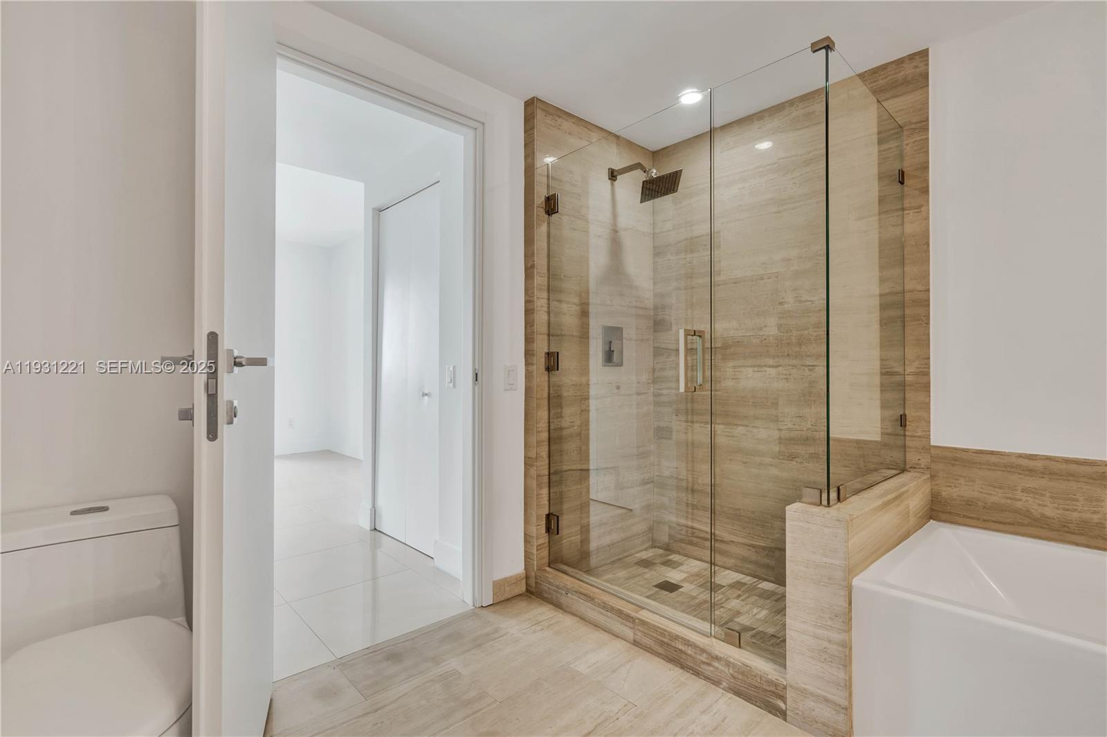 1300 Brickell Bay Dr #1704, Miami FL 33131