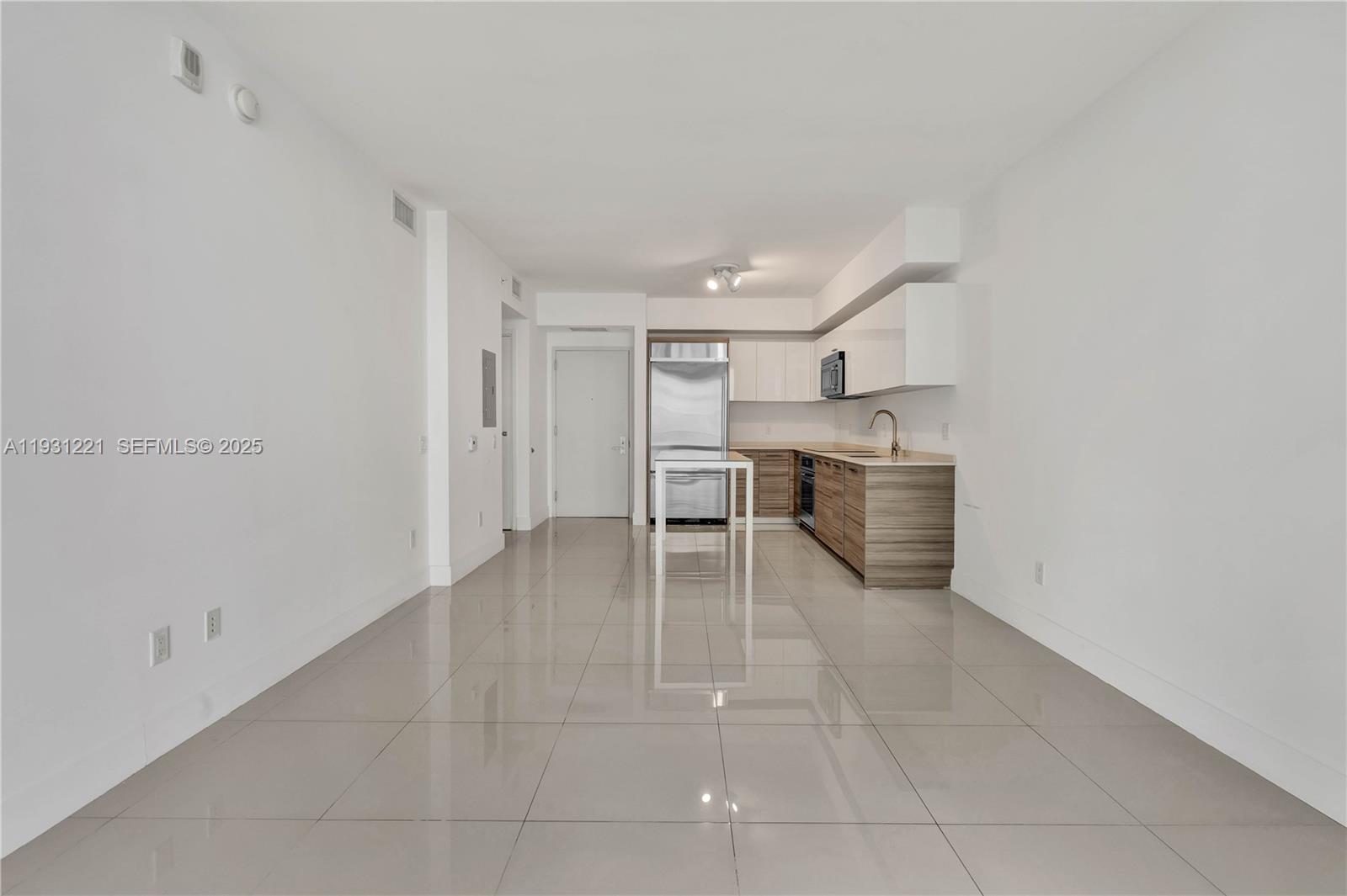 1300 Brickell Bay Dr #1704, Miami FL 33131