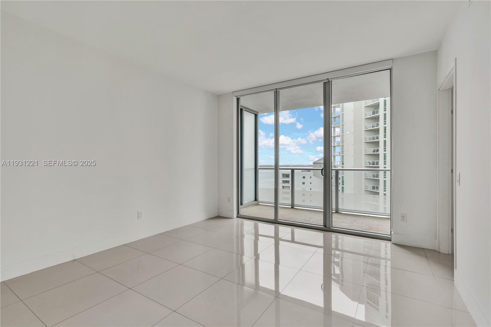 1300 Brickell Bay Dr #1704, Miami FL 33131