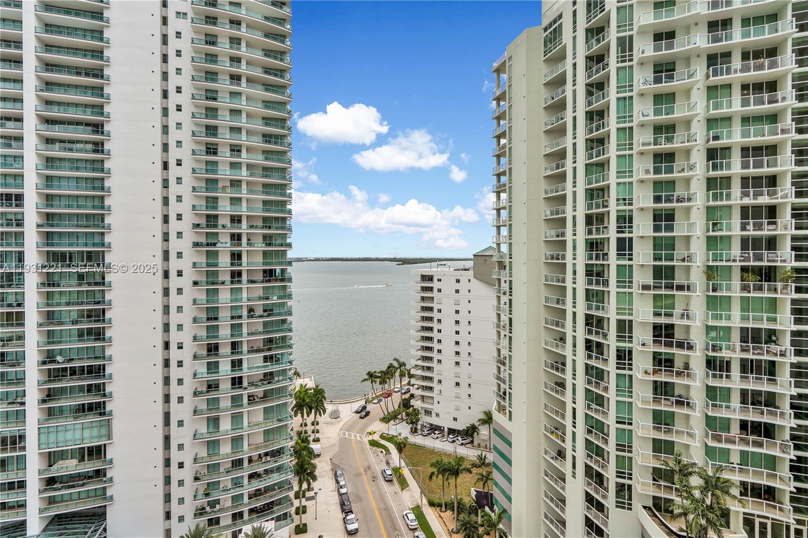 1300 Brickell Bay Dr #1704, Miami FL 33131