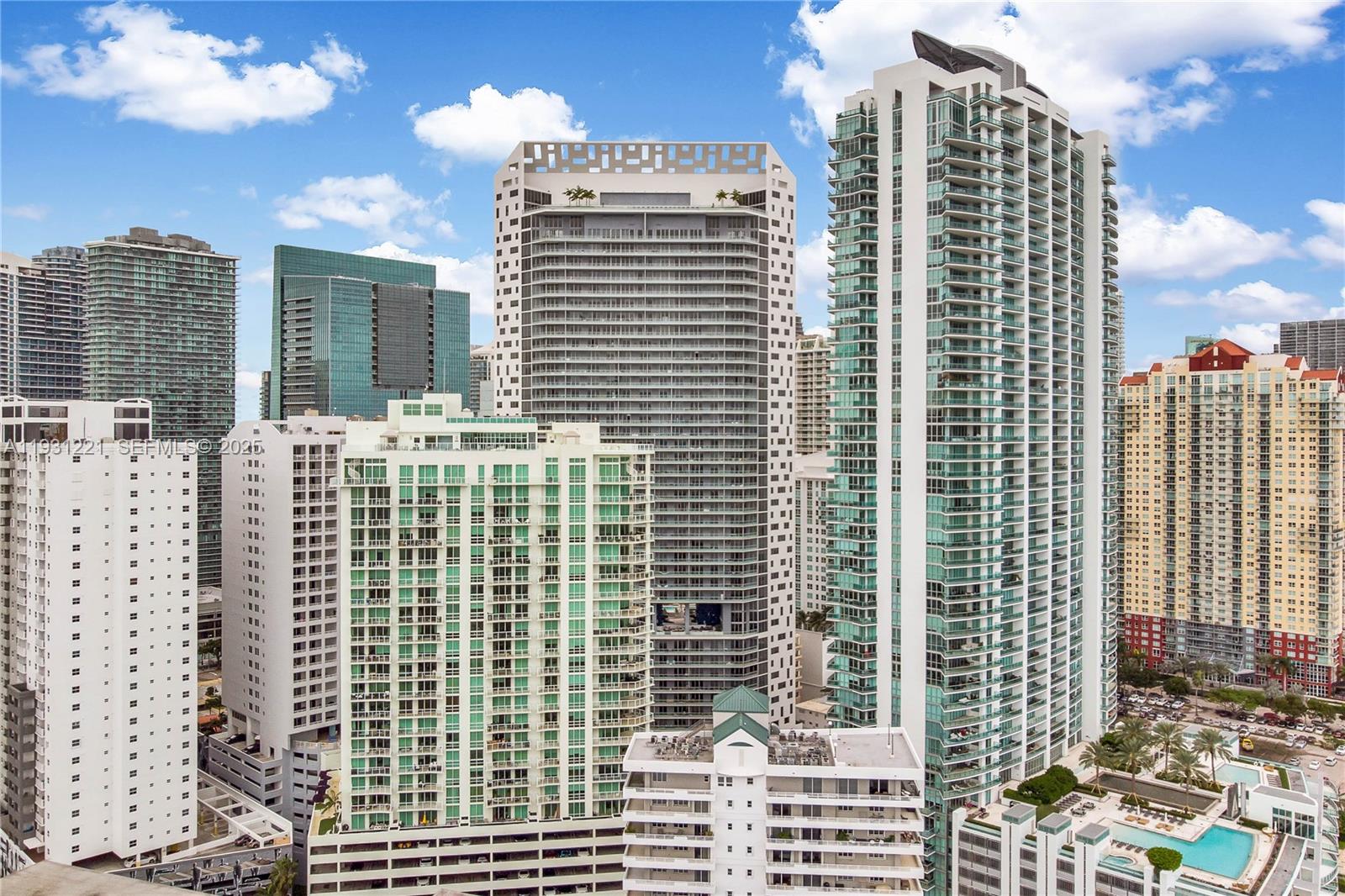1300 Brickell Bay Dr #1704, Miami FL 33131