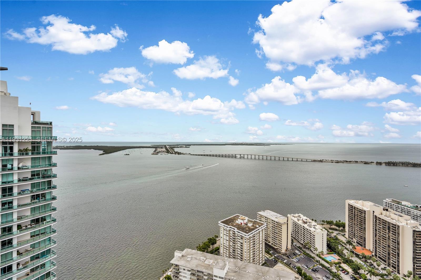 1300 Brickell Bay Dr #1704, Miami FL 33131