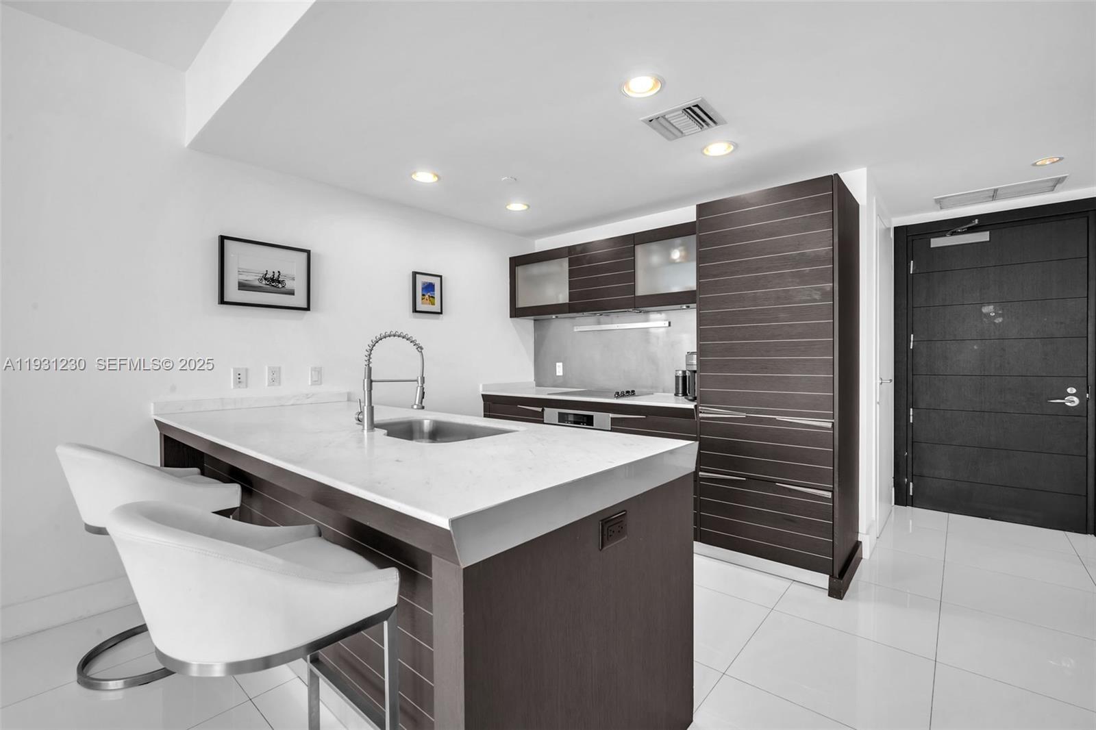 200 Biscayne Boulevard Way #4012, Miami FL 33131