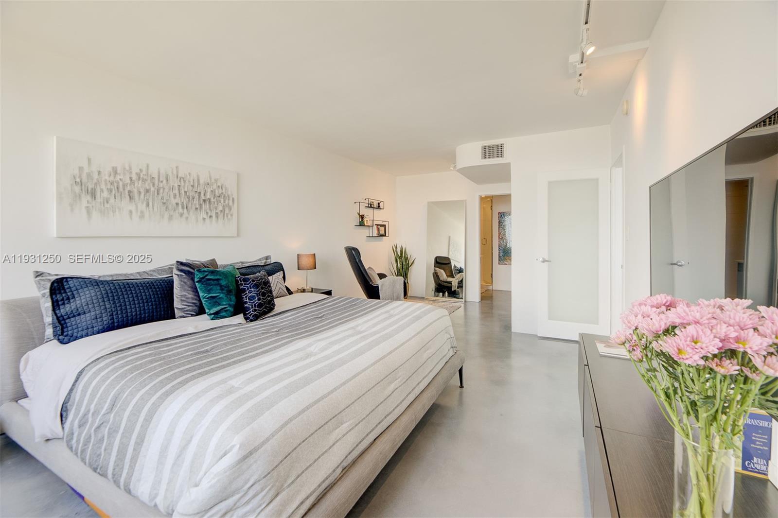 1000 West Ave #1510, Miami Beach FL 33139