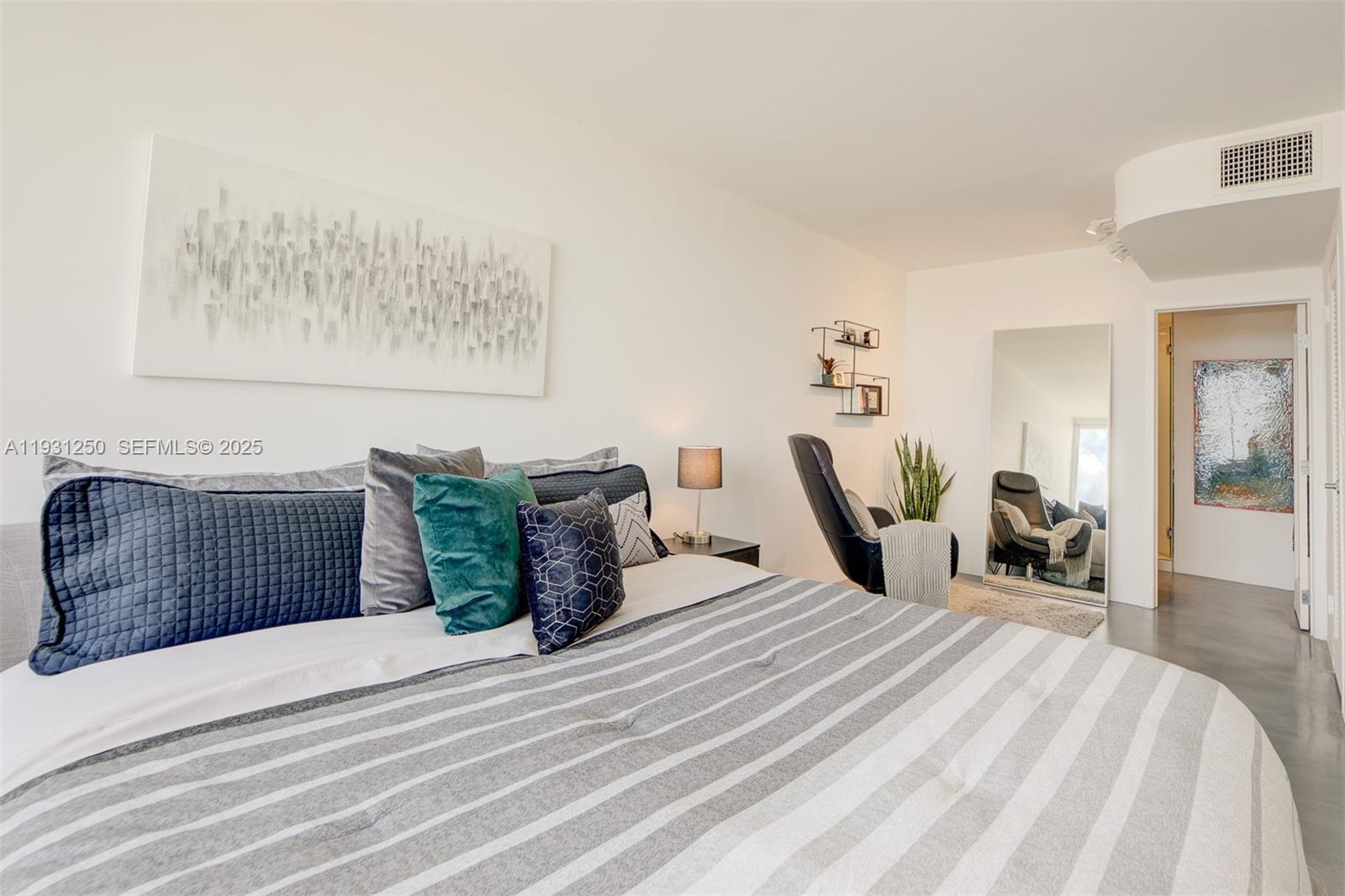 1000 West Ave #1510, Miami Beach FL 33139