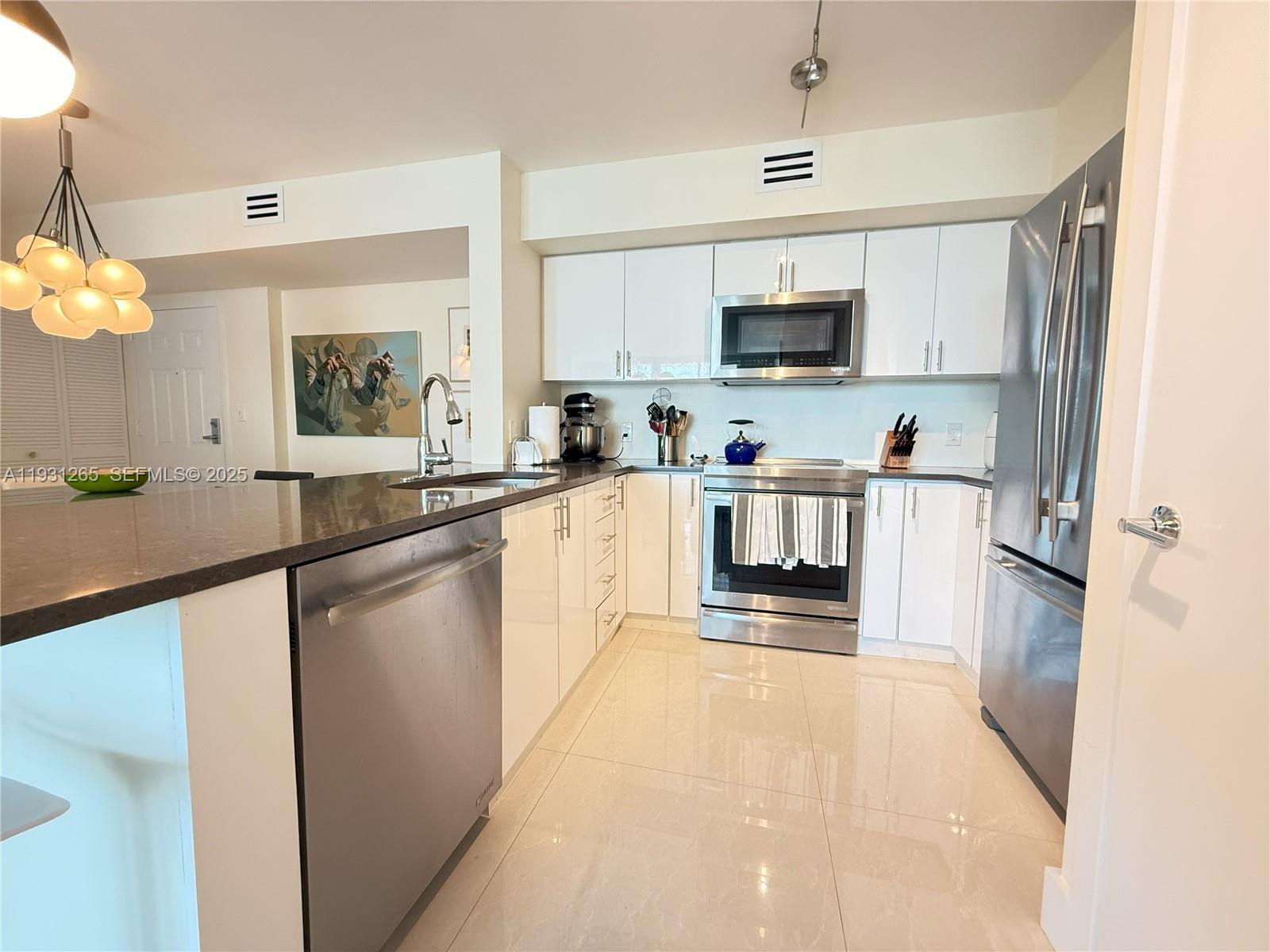 1155 Brickell Bay Dr #2108, Miami FL 33131