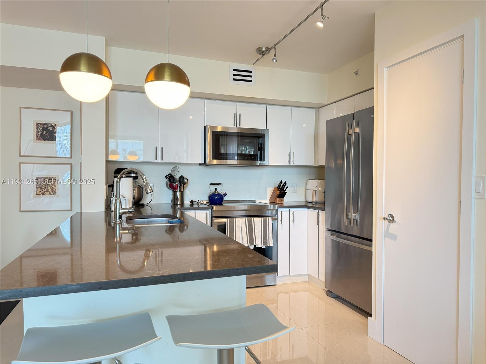 1155 Brickell Bay Dr #2108, Miami FL 33131