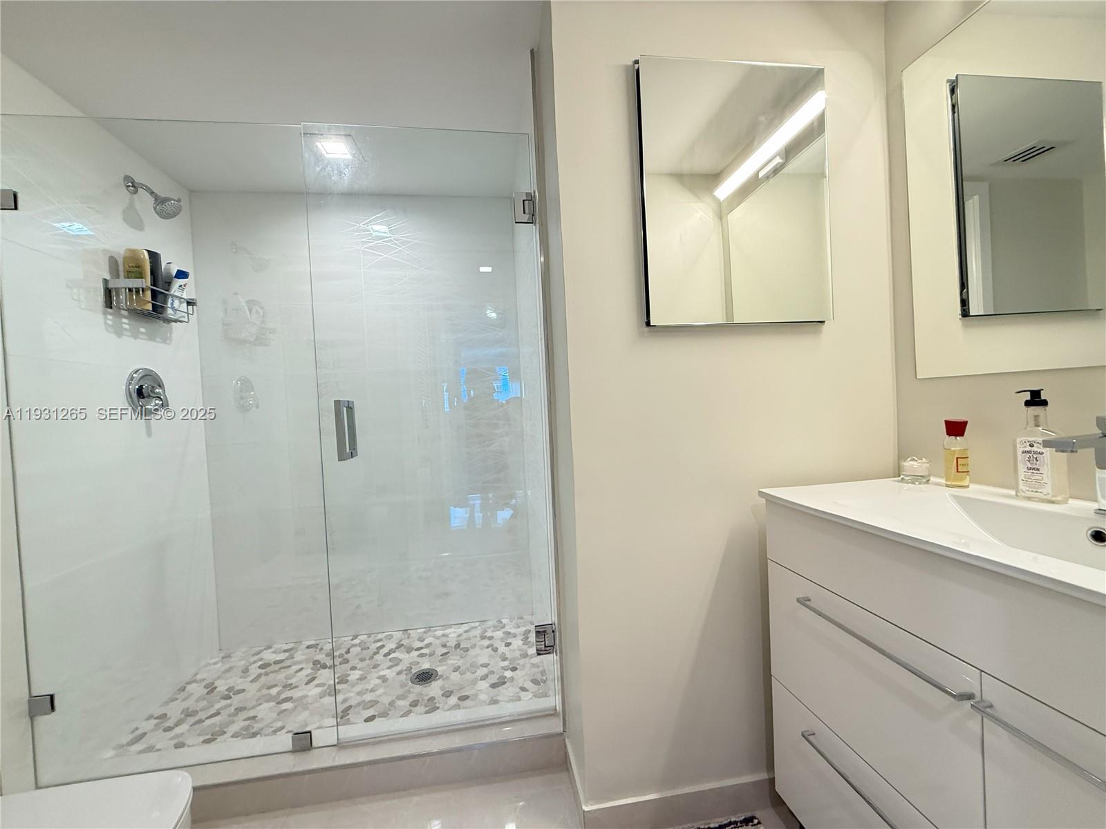 1155 Brickell Bay Dr #2108, Miami FL 33131