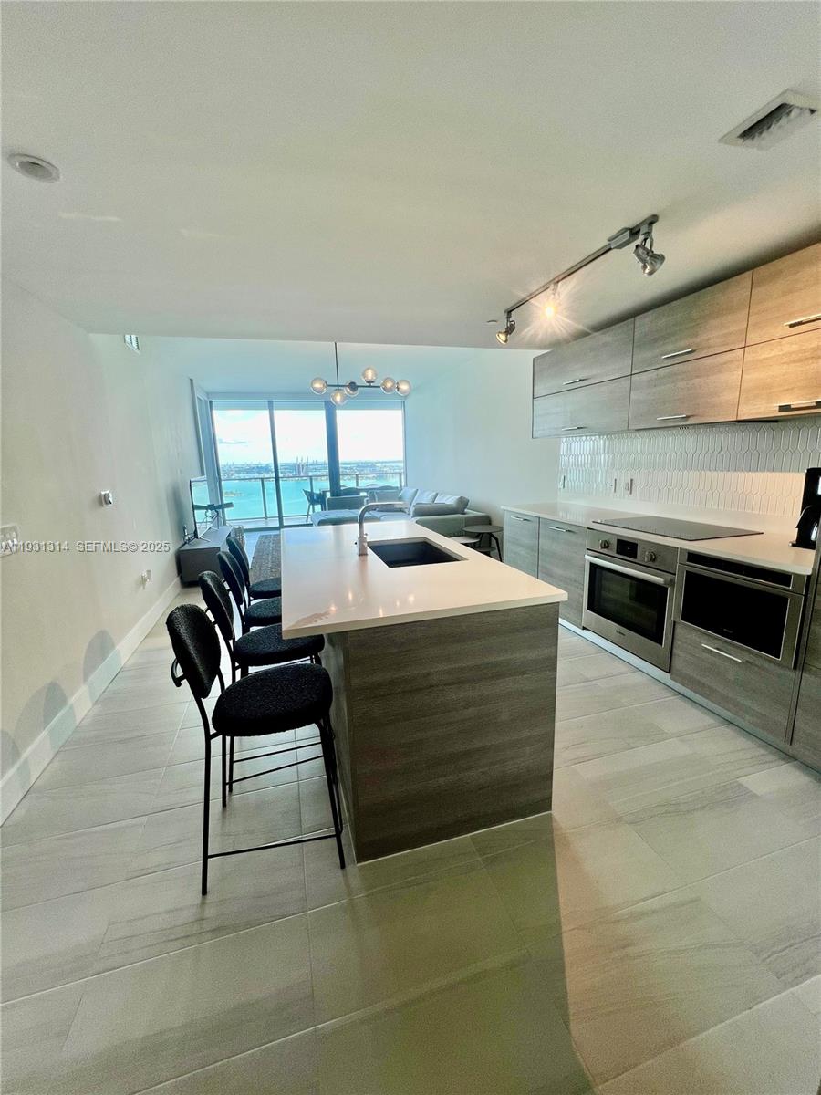 650 NE 32nd St #3106, Miami FL 33137