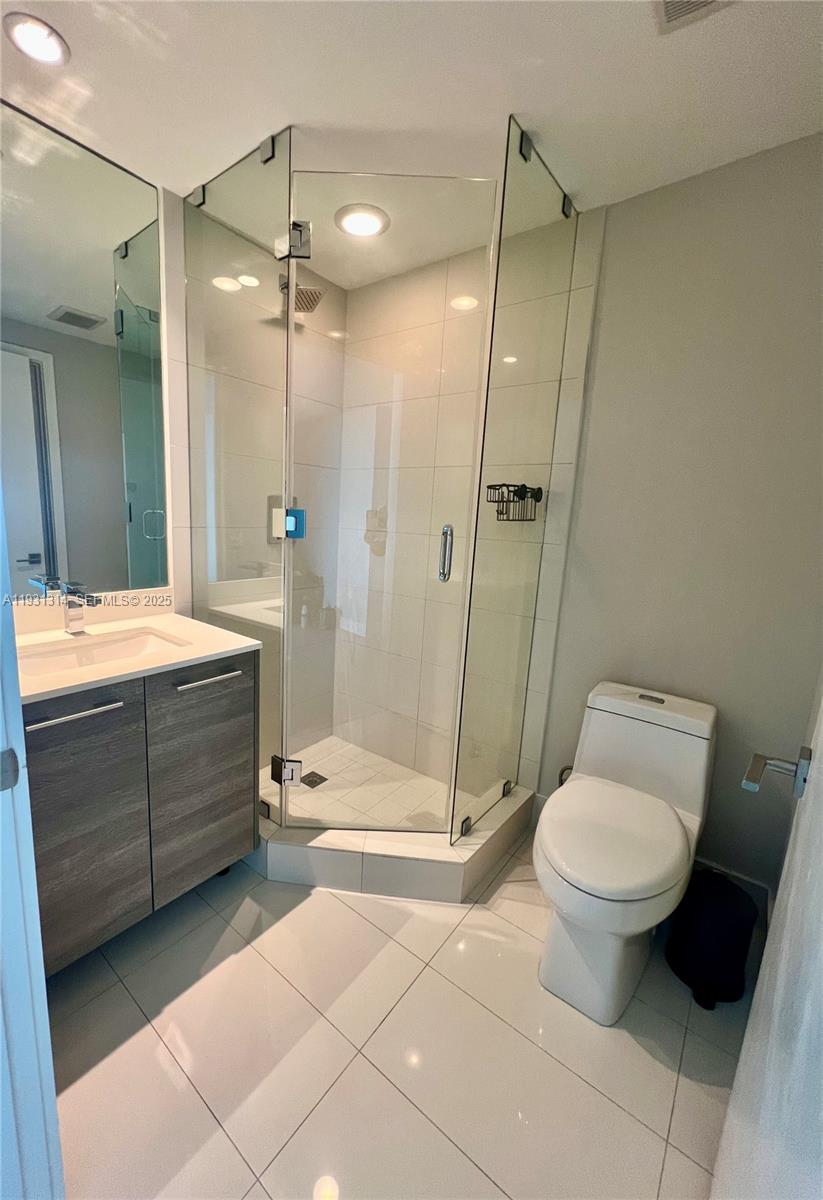 650 NE 32nd St #3106, Miami FL 33137