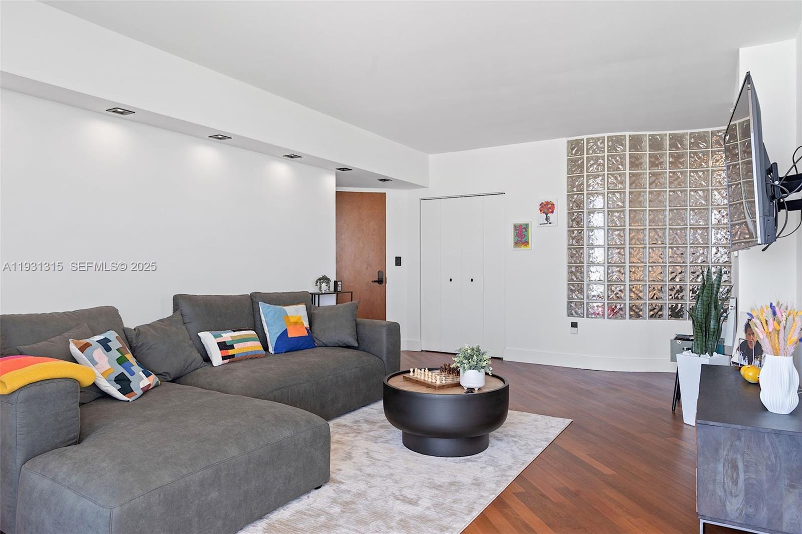 6365 Collins Ave #3911, Miami Beach FL 33141