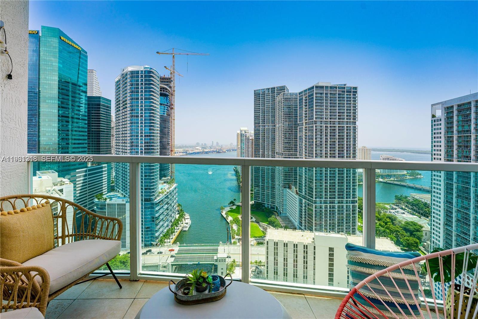 31 SE 5th St #3716, Miami FL 33131