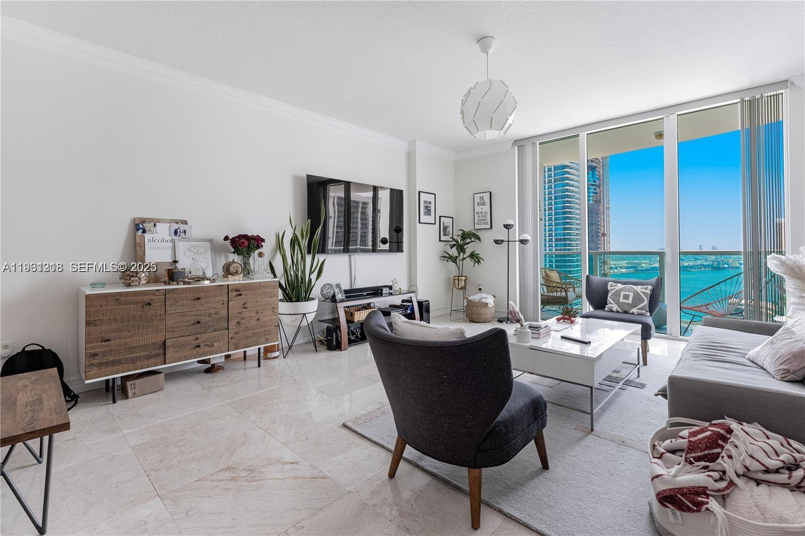 31 SE 5th St #3716, Miami FL 33131
