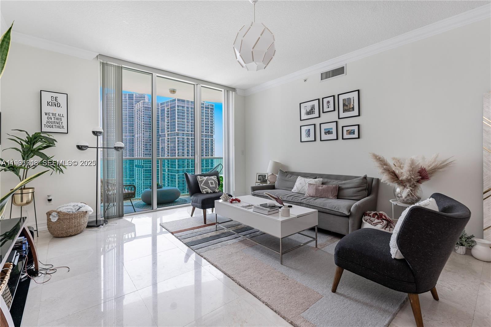 31 SE 5th St #3716, Miami FL 33131