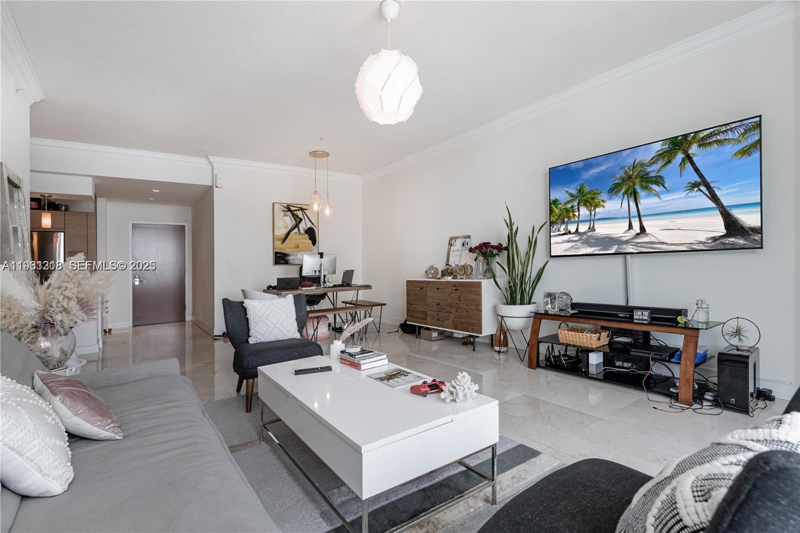 31 SE 5th St #3716, Miami FL 33131
