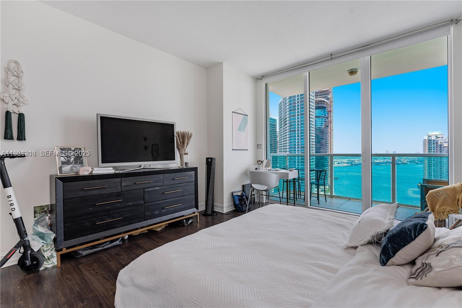 31 SE 5th St #3716, Miami FL 33131
