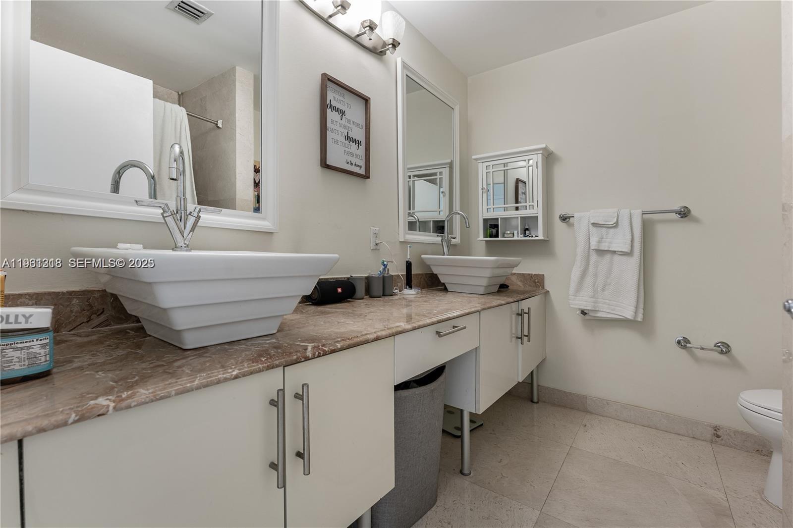 31 SE 5th St #3716, Miami FL 33131