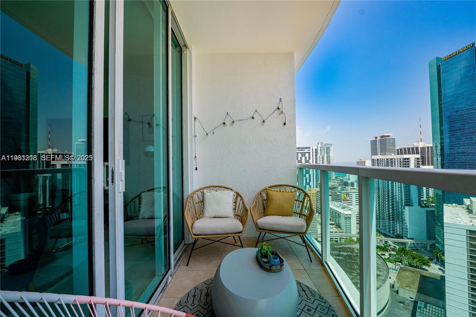 31 SE 5th St #3716, Miami FL 33131