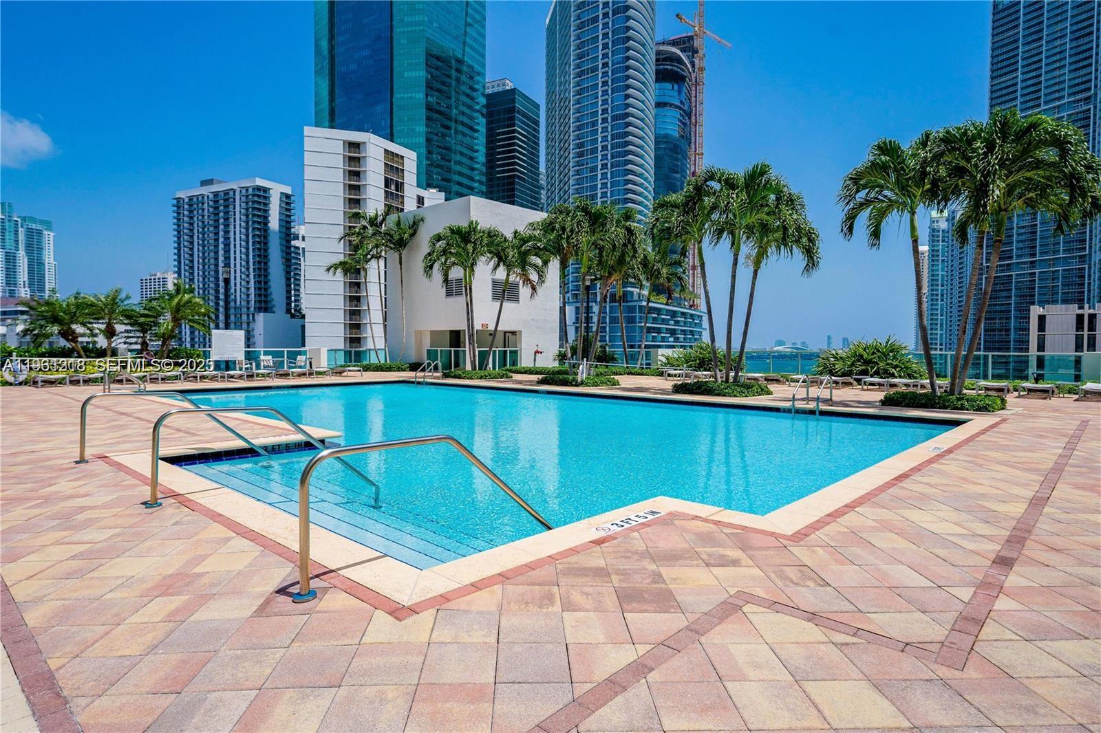 31 SE 5th St #3716, Miami FL 33131