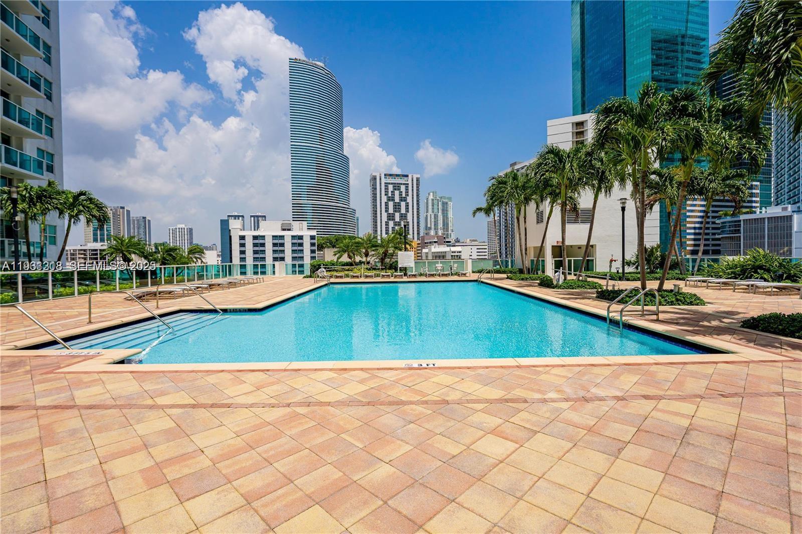 31 SE 5th St #3716, Miami FL 33131