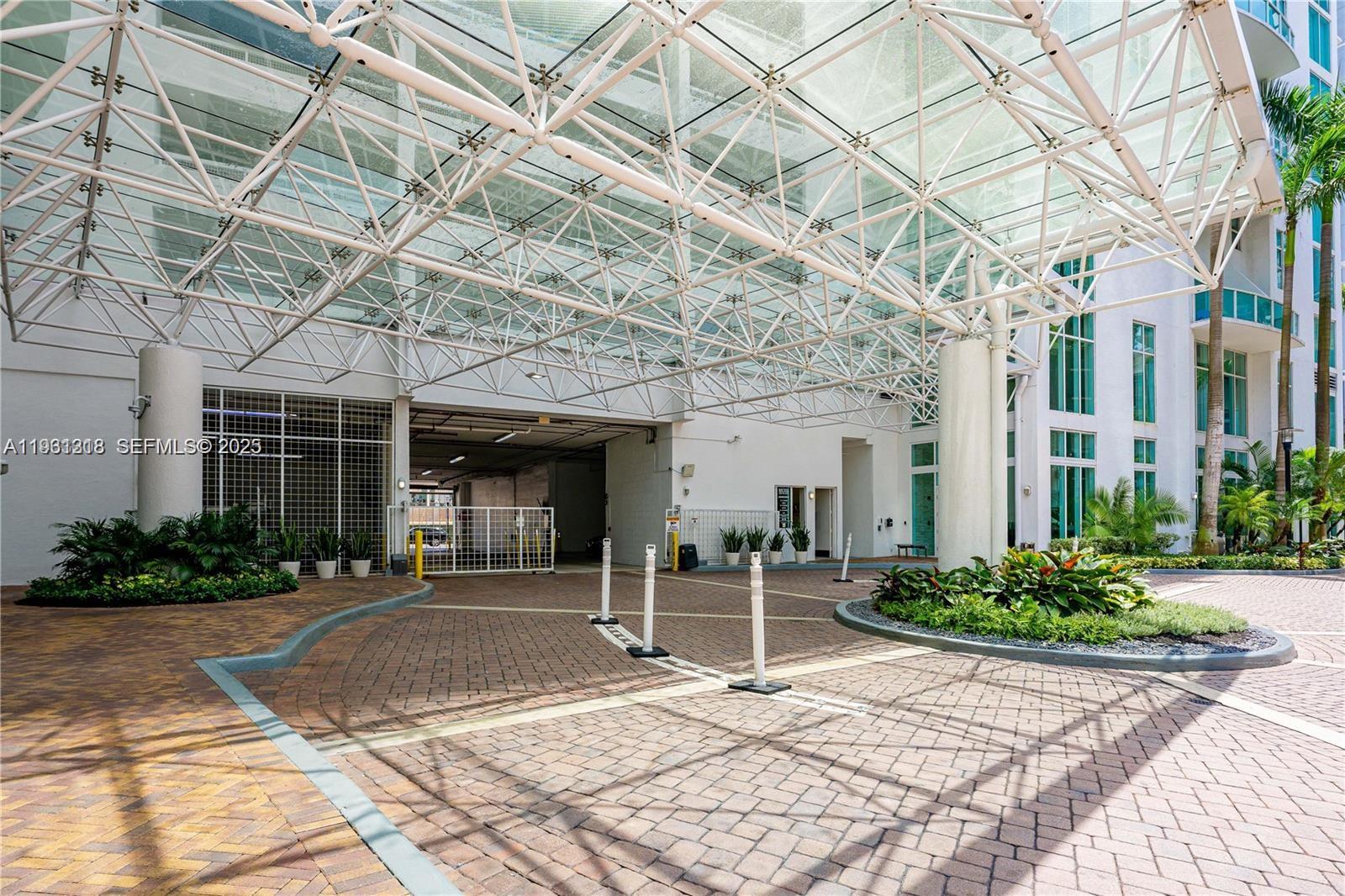 31 SE 5th St #3716, Miami FL 33131