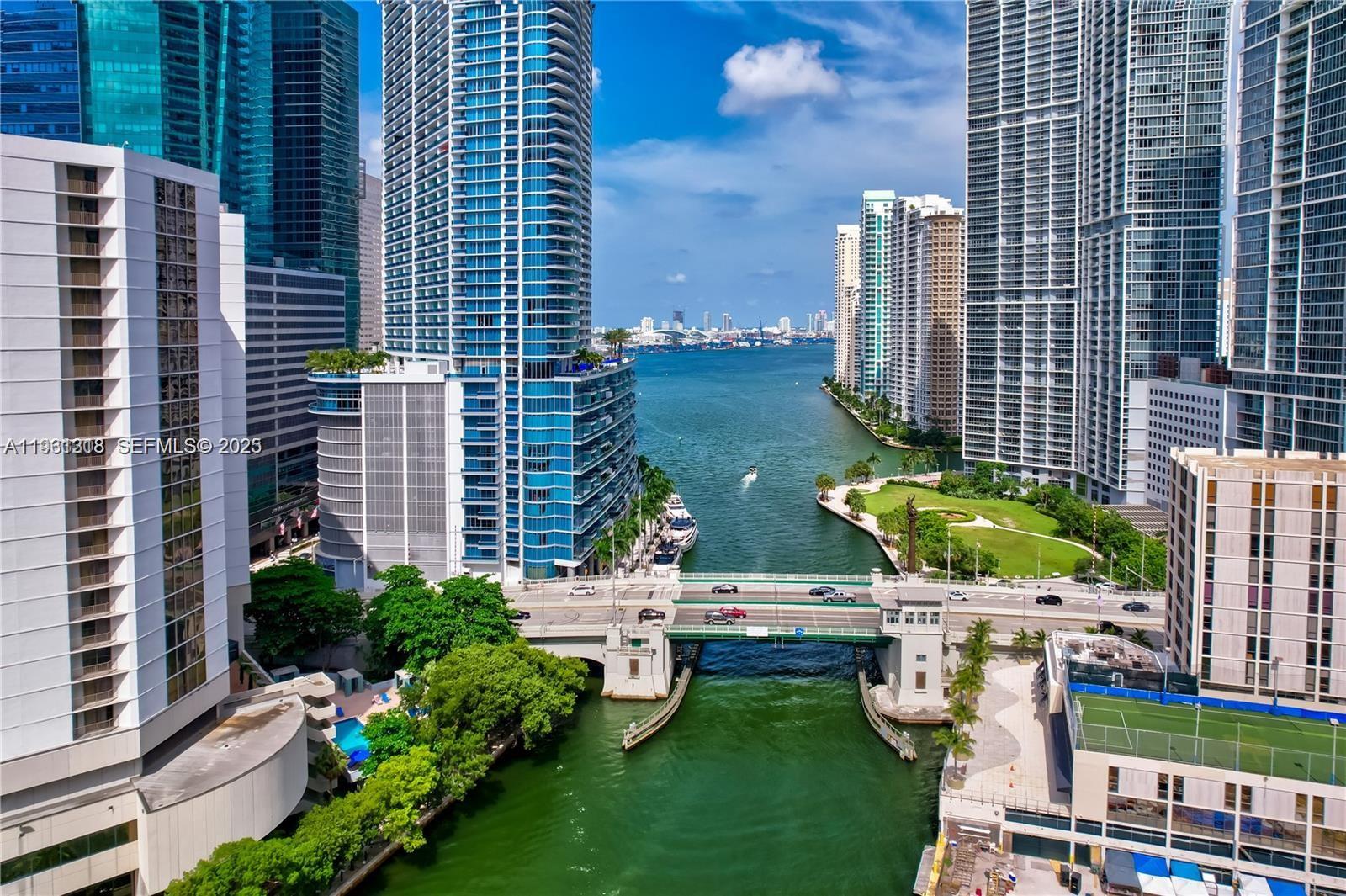 31 SE 5th St #3716, Miami FL 33131