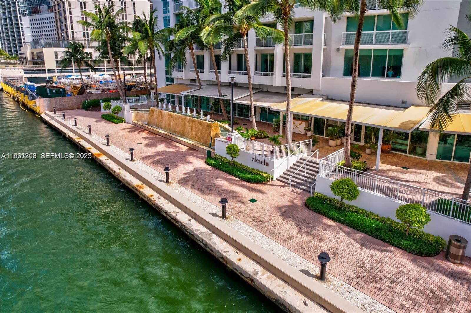 31 SE 5th St #3716, Miami FL 33131