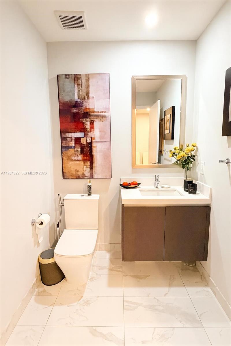 851 NE 1st Ave #2212, Miami FL 33132