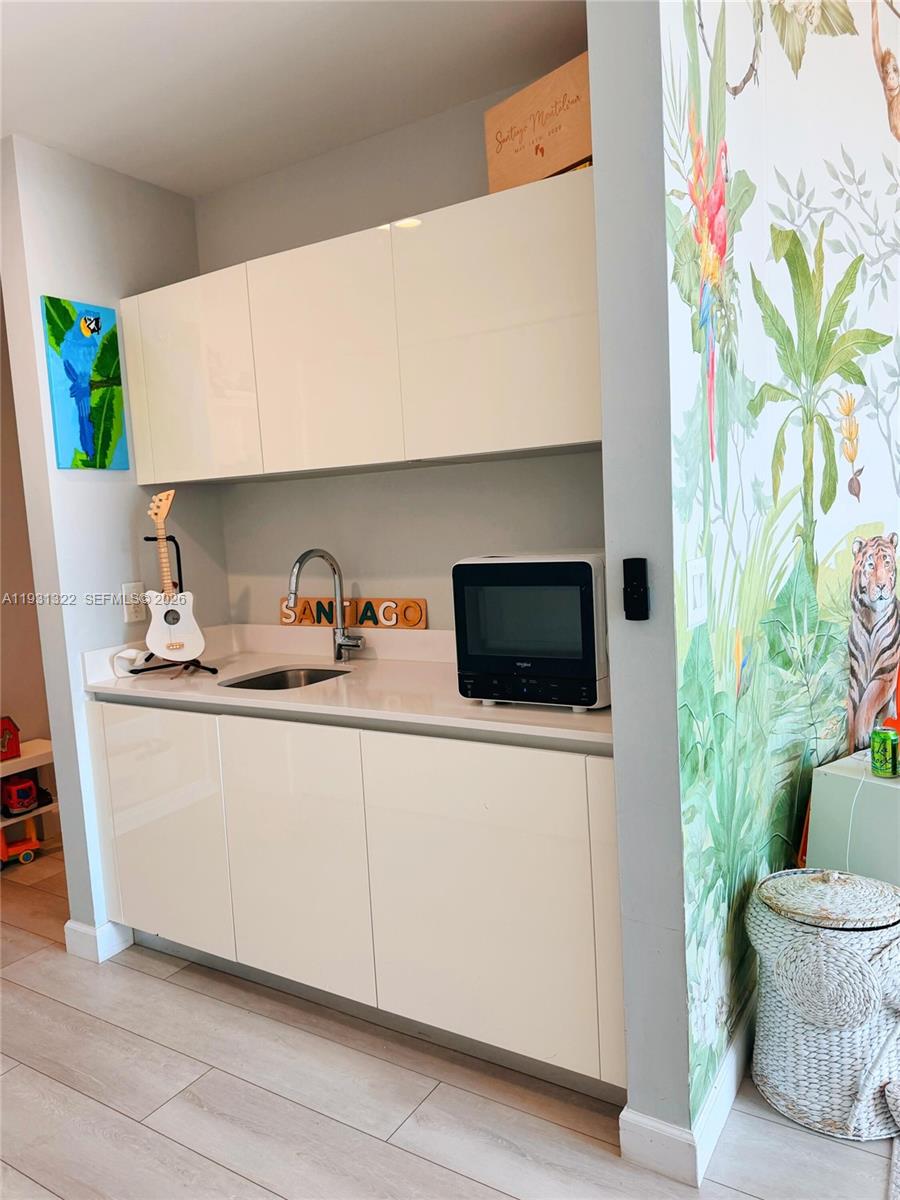 851 NE 1st Ave #2212, Miami FL 33132