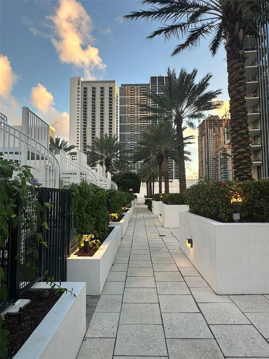 851 NE 1st Ave #2212, Miami FL 33132