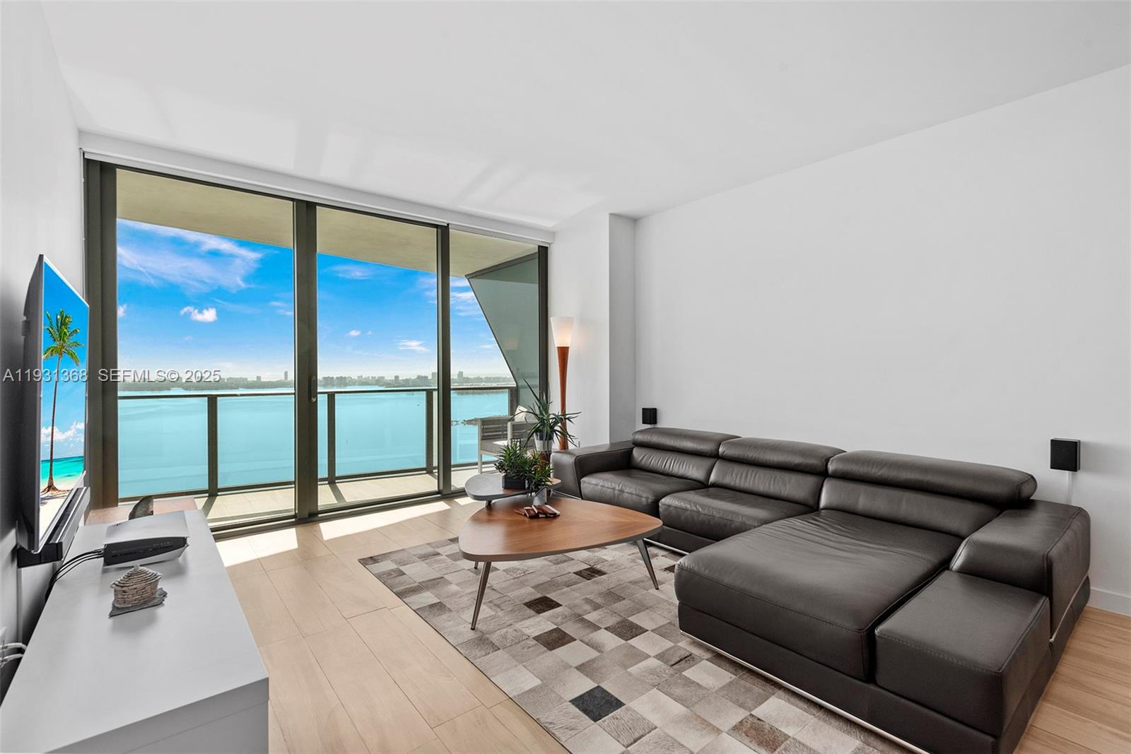 460 NE 28th St #3903, Miami FL 33137